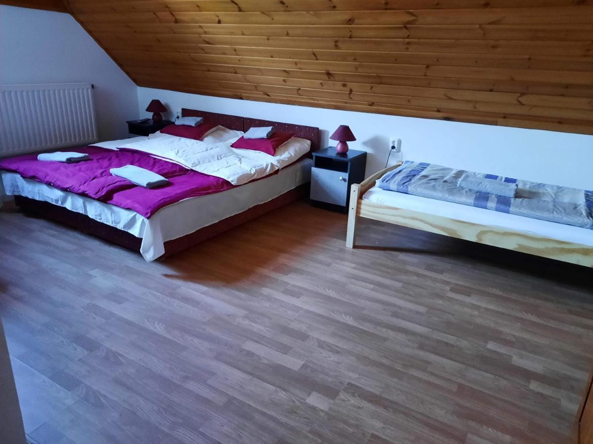 Hat Testver Fogado Domsod Dış mekan fotoğraf